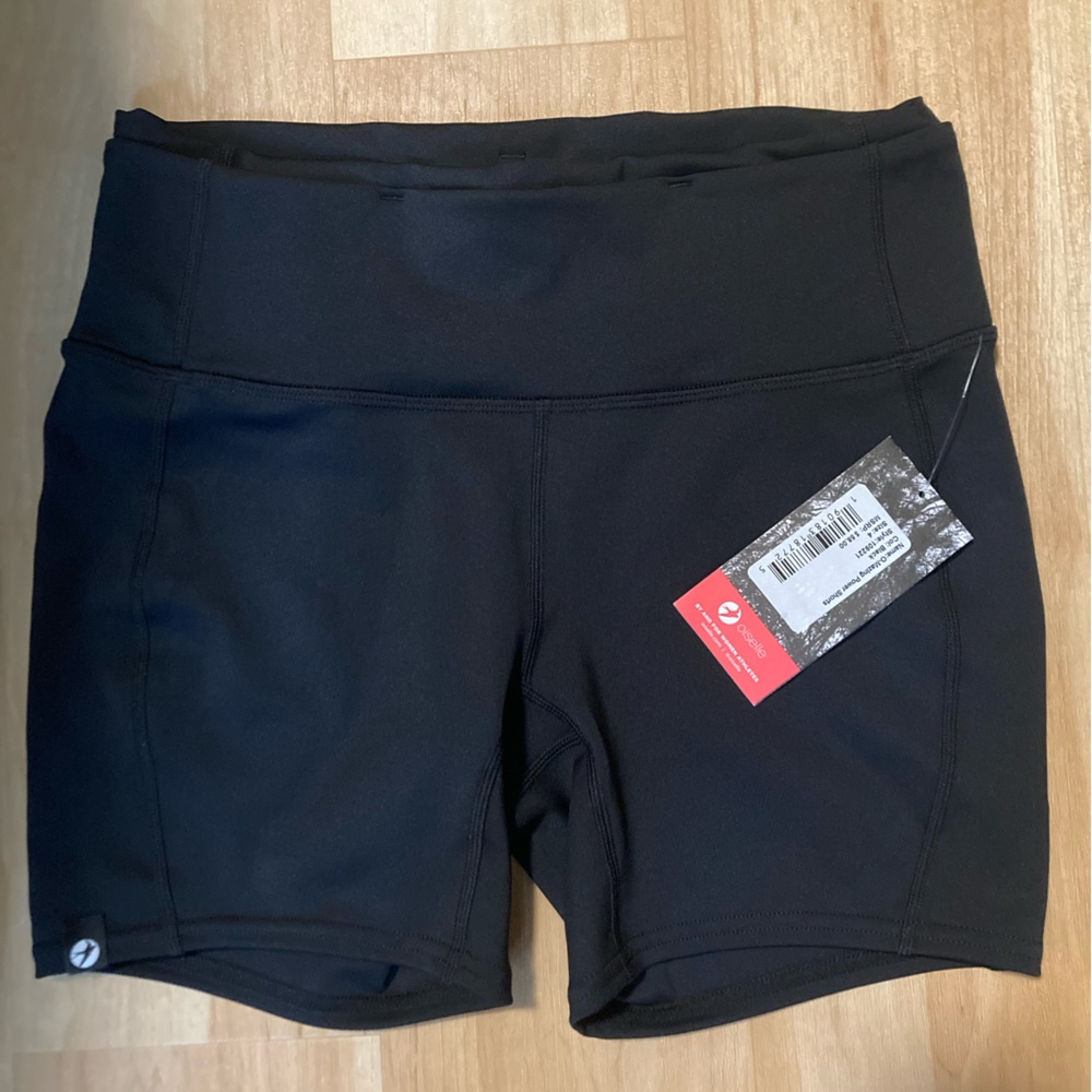 Oiselle O-mazing power shorts. Size 4. NWT